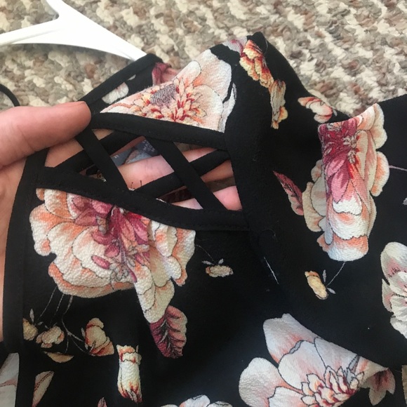 Floral Romper - Picture 4 of 7